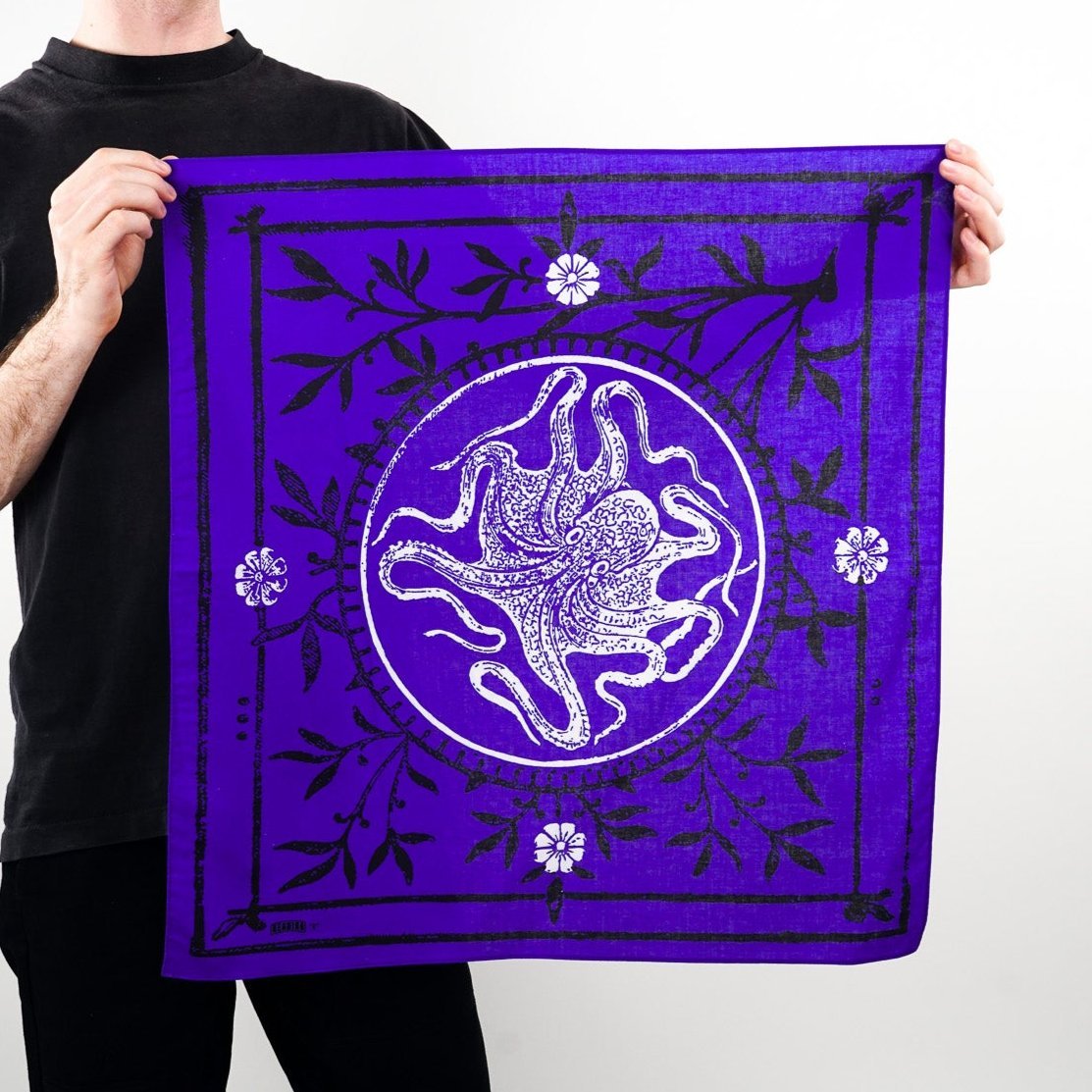 "8" Bandana